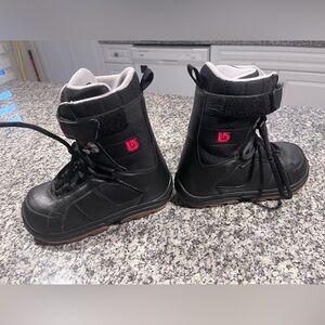 Burton snowboard boots 6y